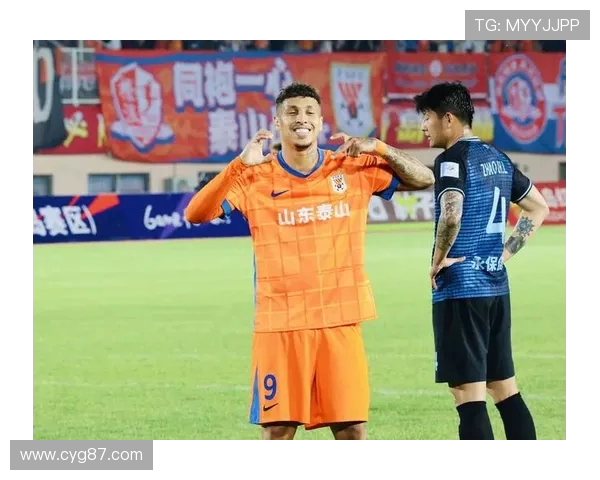 足协杯半场战报：克雷桑破僵陈蒲建功 山东泰山暂时领先青岛红狮2-0